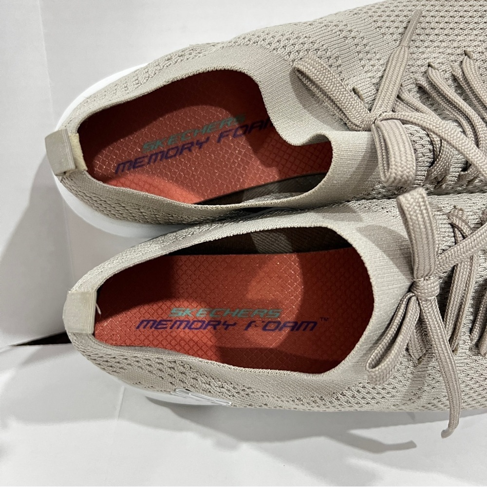 Sketchers Ultra Flex Slip On Light Beige Tan Knit Slip-On Size 10 Lightweight - Picture 6 of 10